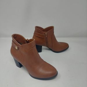 Giani Bernini Abalina Brown Faux Leather Stacked Block Heel Ankle Booties Sz 7 M